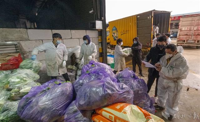 2082847_(新媒體組圖附視頻)應(yīng)急車隊司_10.jpg 2082847_(新媒體組圖附視頻)應(yīng)急車隊司_10.jpg