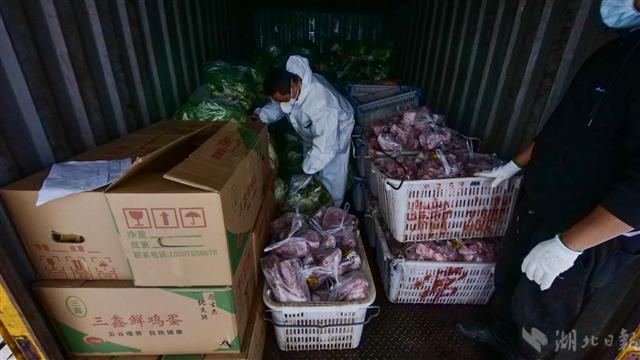 2082859_(新媒體組圖附視頻)應(yīng)急車隊司_2.jpg 2082859_(新媒體組圖附視頻)應(yīng)急車隊司_2.jpg