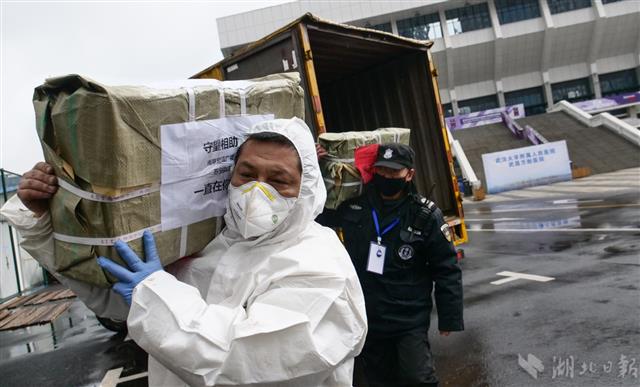 2082849_(新媒體組圖附視頻)應(yīng)急車隊司_8.jpg 2082849_(新媒體組圖附視頻)應(yīng)急車隊司_8.jpg