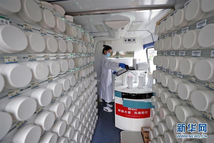 （在習(xí)近平新時(shí)代中國特色社會主義思想指引下&mdash;&mdash;新時(shí)代新作為新篇章&middot;習(xí)近平總書記關(guān)切事&middot;圖文互動）（1）高擎利劍驅(qū)疫魔&mdash;&mdash;科研攻關(guān)助力湖北戰(zhàn)&ldquo;疫&rdquo;記