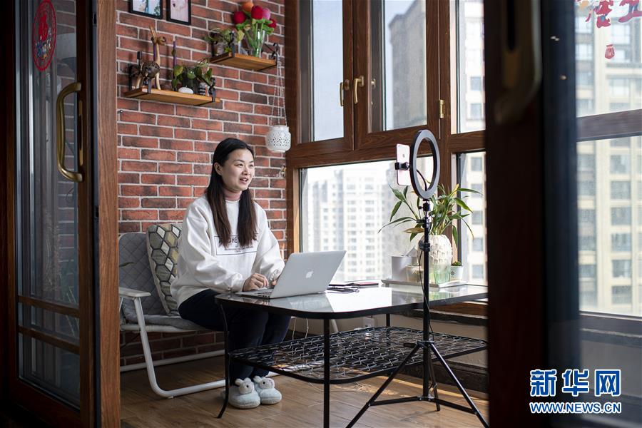 （在習(xí)近平新時(shí)代中國特色社會主義思想指引下&mdash;&mdash;新時(shí)代新作為新篇章&middot;習(xí)近平總書記關(guān)切事&middot;圖文互動）（8）高擎利劍驅(qū)疫魔&mdash;&mdash;科研攻關(guān)助力湖北戰(zhàn)&ldquo;疫&rdquo;記