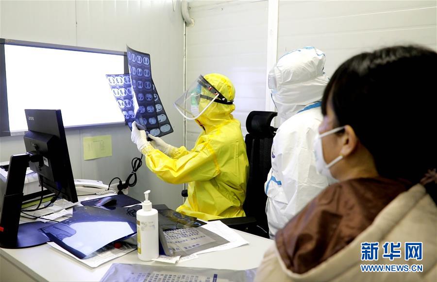 (一線抗疫群英譜·圖文互動(dòng))(1)當(dāng)好首都抗疫“守門人”——解放軍總醫(yī)院第一醫(yī)學(xué)中心急診科抗疫記事