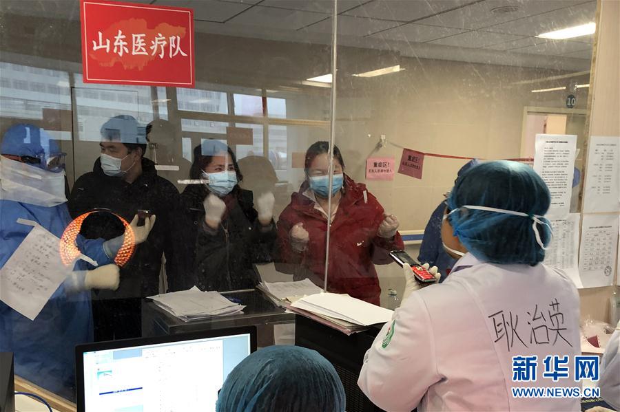 (一線抗疫群英譜·圖文互動(dòng))(3)耿治英:盼早日重返“戰(zhàn)場(chǎng)”滅疫魔