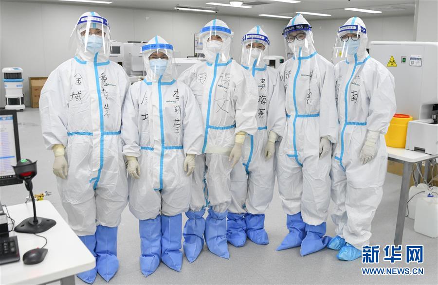 (聚焦疫情防控)(2)女子“偵察兵”:決戰(zhàn)雷神山