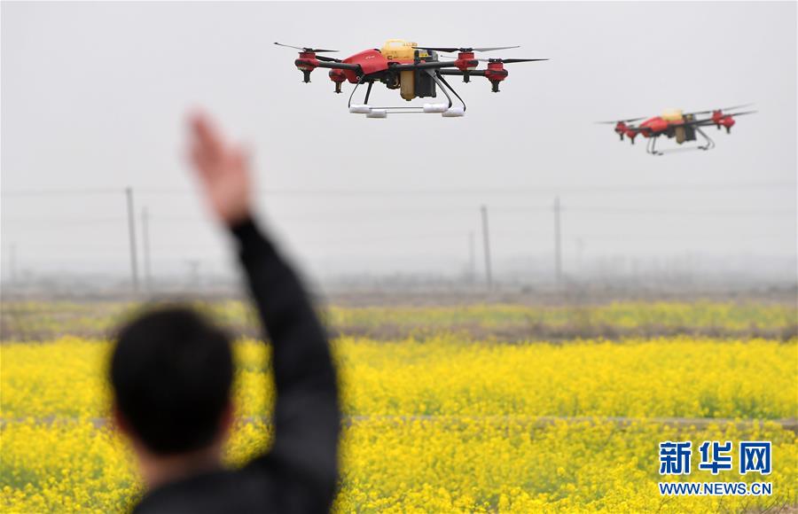 （抓好春耕備耕 穩(wěn)住農(nóng)業(yè)生產(chǎn)&middot;圖文互動(dòng)）（1）智能農(nóng)機(jī)、&ldquo;訂單&rdquo;服務(wù)、&ldquo;云端&rdquo;種菜&mdash;&mdash;來自江西的春耕&ldquo;新事&rdquo;