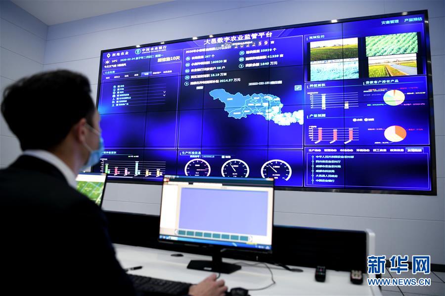 （在習(xí)近平新時(shí)代中國(guó)特色社會(huì)主義思想指引下&mdash;&mdash;新時(shí)代新作為新篇章&middot;習(xí)近平總書(shū)記關(guān)切事&middot;圖文互動(dòng)）（4）為農(nóng)田注入硬核生產(chǎn)力&mdash;&mdash;一些地方春耕中農(nóng)業(yè)科技創(chuàng)新掃描