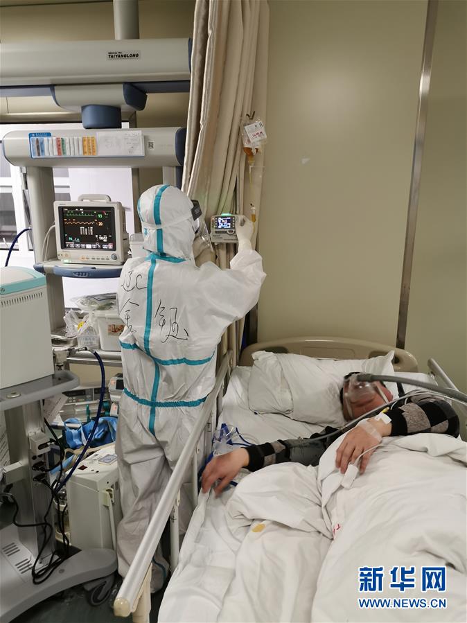 （一線抗疫群英譜&middot;圖文互動）（4）生命之光，溫暖&ldquo;無面之交&rdquo;&mdash;&mdash;記抗疫一線重癥監(jiān)護室90后護士金鈺 