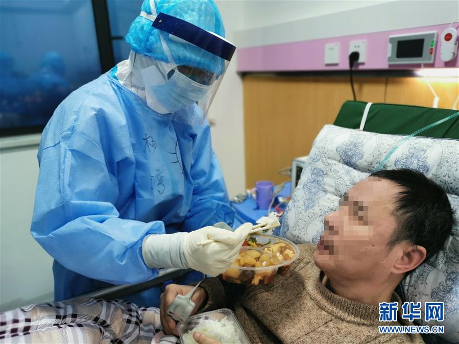 （一線抗疫群英譜&middot;圖文互動(dòng)）（3）&ldquo;我們，撐得起！&rdquo;&mdash;&mdash;軍隊(duì)支援湖北醫(yī)療隊(duì)年輕醫(yī)務(wù)工作者的青春宣言