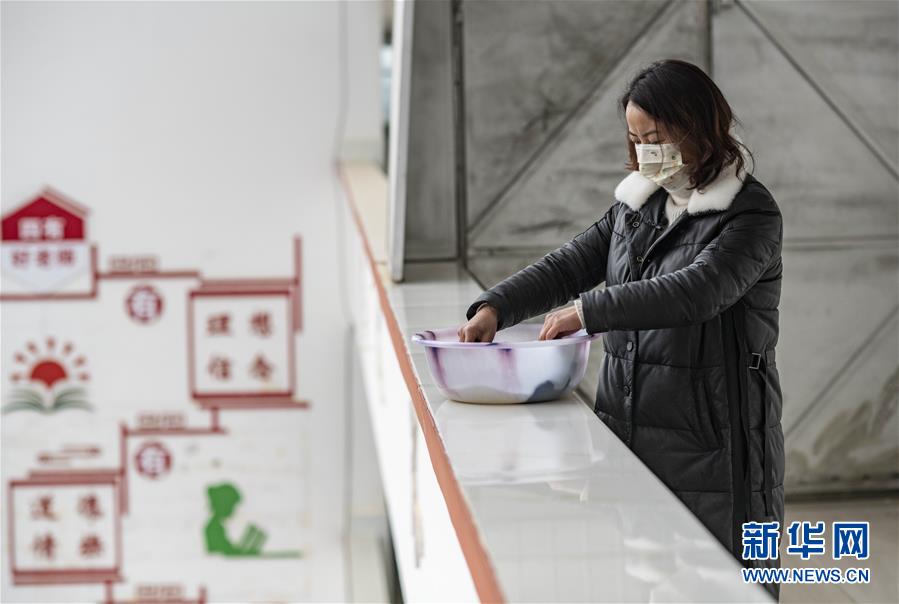 （新華全媒頭條&middot;圖文互動）（3）特殊時(shí)期，他們這樣履職&mdash;&mdash;全國人大代表這個(gè)春天在行動