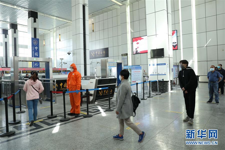 (聚焦疫情防控·圖文互動(dòng))(3)中哈霍爾果斯國(guó)際邊境合作中心中方區(qū)域恢復(fù)運(yùn)營(yíng)