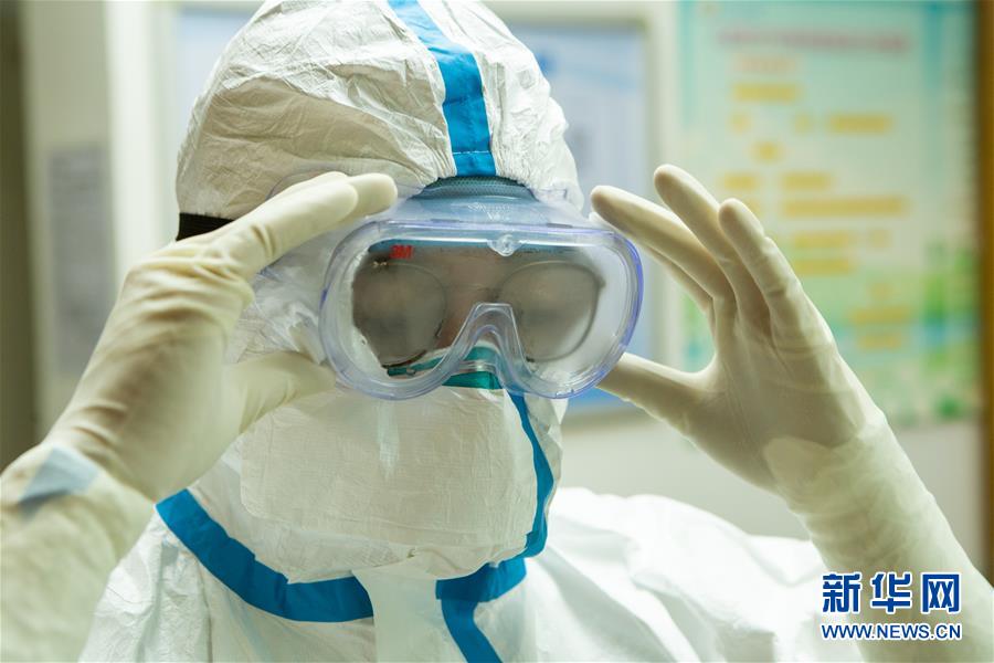 （一線抗疫群英譜&middot;圖文互動）（2）&ldquo;盡己所能守護(hù)生命&rdquo;&mdash;&mdash;廣東江門&ldquo;90后&rdquo;新婚夫妻齊赴戰(zhàn)&ldquo;疫&rdquo;一線