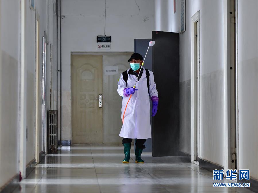 （新華全媒頭條&middot;圖文互動(dòng)）（13）春天里的瑯瑯書(shū)聲━━部分地方學(xué)校開(kāi)學(xué)見(jiàn)聞