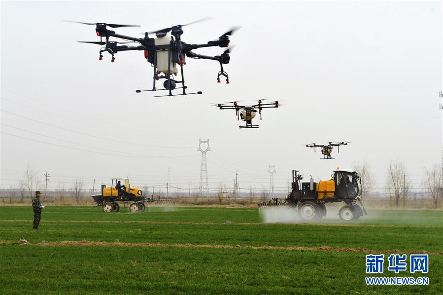 (新華全媒頭條·在習(xí)近平新時代中國特色社會主義思想指引下——新時代新作為新篇章·圖文互動)(10)同心戰(zhàn)“疫”彰顯人民至上——各地各部門貫徹落實(shí)習(xí)近平總書記重要指示精神統(tǒng)籌推進(jìn)疫情防控和經(jīng)濟(jì)社會發(fā)展