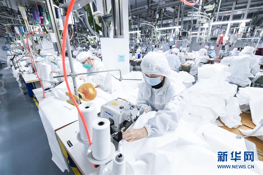 (新華全媒頭條·在習(xí)近平新時代中國特色社會主義思想指引下——新時代新作為新篇章·圖文互動)(12)同心戰(zhàn)“疫”彰顯人民至上——各地各部門貫徹落實(shí)習(xí)近平總書記重要指示精神統(tǒng)籌推進(jìn)疫情防控和經(jīng)濟(jì)社會發(fā)展