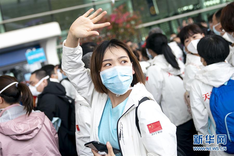 （新華全媒頭條&middot;圖文互動(dòng)）（4）最美逆行者，武漢永遠(yuǎn)記得你！&mdash;&mdash;首批援鄂醫(yī)療隊(duì)返程紀(jì)實(shí)