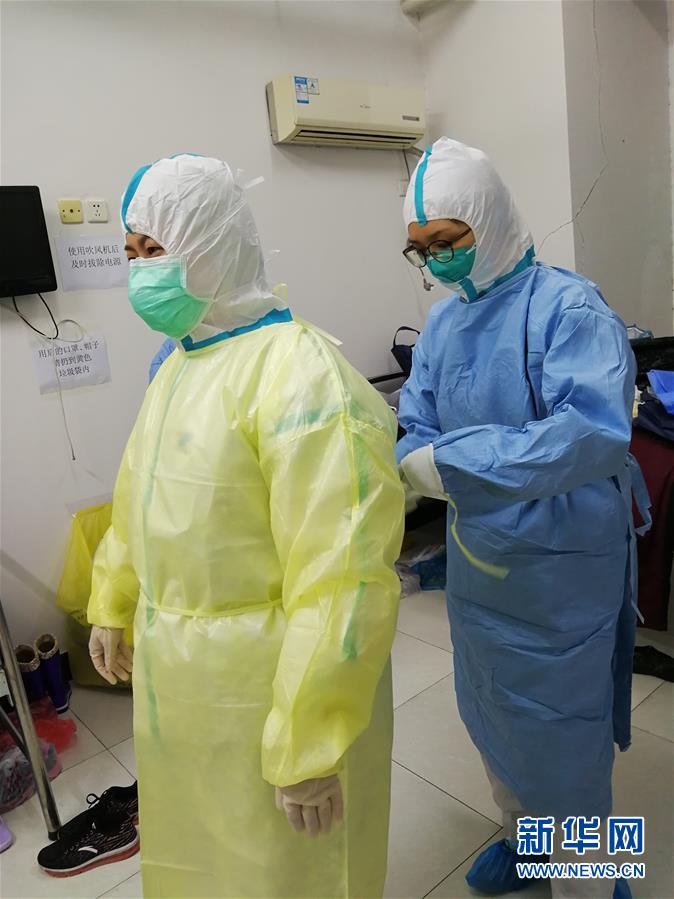 （一線抗疫群英譜&middot;圖文互動(dòng)）（1）在武漢，我為白衣戰(zhàn)士&ldquo;鑄起鎧甲&rdquo;&mdash;&mdash;記天津市腫瘤醫(yī)院醫(yī)師路佳