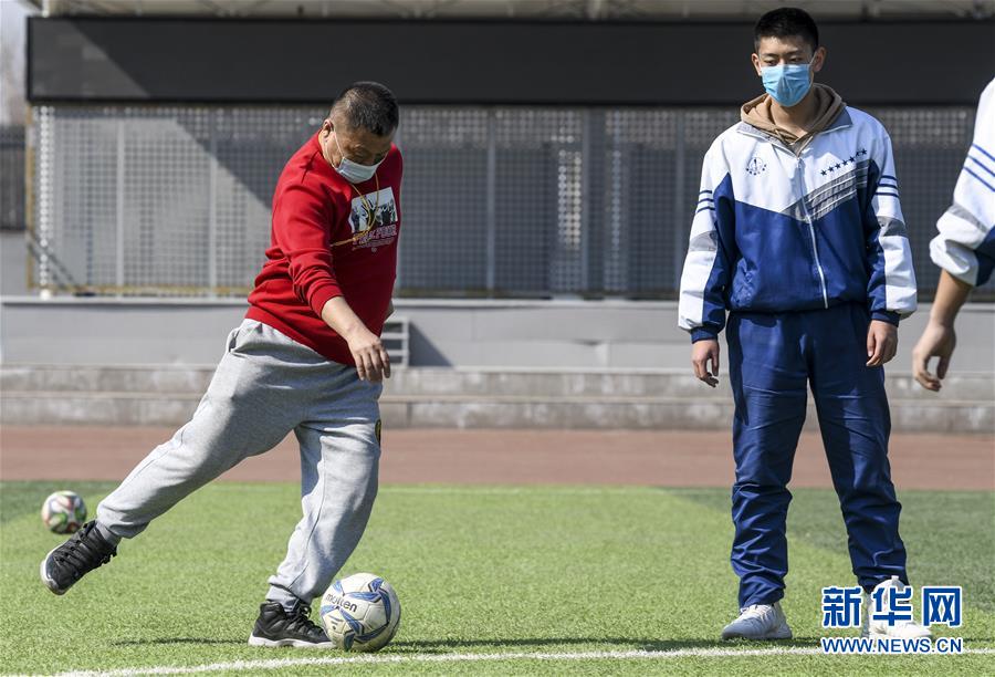 （圖文互動）（4）&ldquo;早&rdquo;安同學(xué)，&ldquo;早&rdquo;安老師！&mdash;&mdash;新疆初高中畢業(yè)班復(fù)課一周回訪見聞