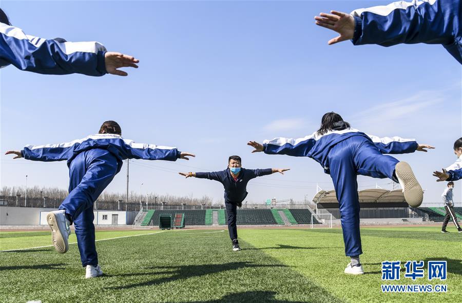 （圖文互動）（8）&ldquo;早&rdquo;安同學(xué)，&ldquo;早&rdquo;安老師！&mdash;&mdash;新疆初高中畢業(yè)班復(fù)課一周回訪見聞