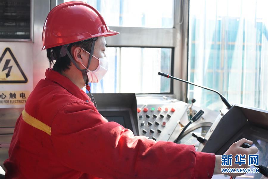 （圖文互動）（2）在戰(zhàn)&ldquo;疫&rdquo;中&ldquo;加油打氣&rdquo;&mdash;&mdash;大慶油田復工復產見聞