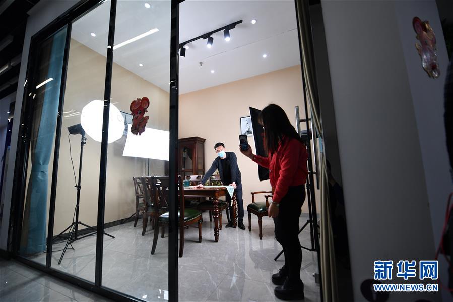 （聚焦復(fù)工復(fù)產(chǎn)&middot;圖文互動）（7）記者手記：戰(zhàn)&ldquo;疫&rdquo;中增長，這些企業(yè)做對了什么？