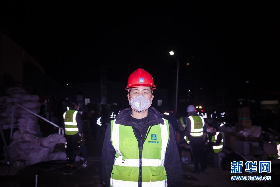 （一線抗疫群英譜&middot;圖文互動）（5）羅文浩：&ldquo;女兒，你的名字里有溫暖，有榮光！&rdquo;