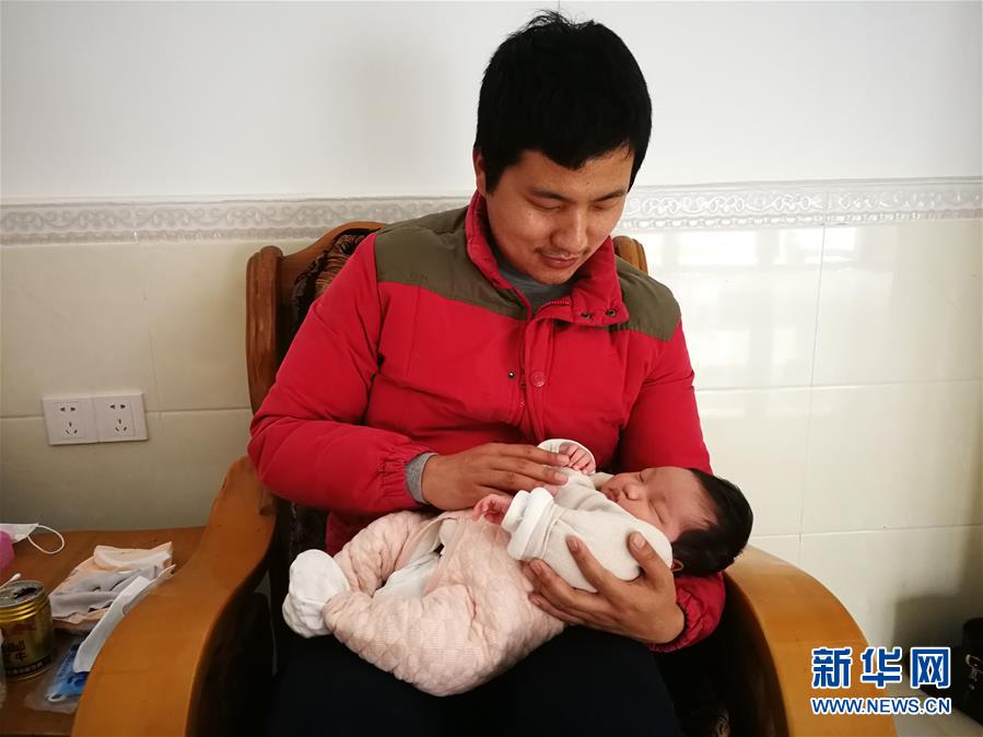 （一線抗疫群英譜&middot;圖文互動）（7）羅文浩：&ldquo;女兒，你的名字里有溫暖，有榮光！&rdquo;