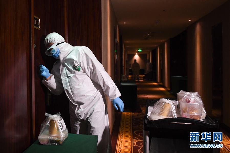 （聚焦疫情防控&middot;圖文互動(dòng)）（9）&ldquo;感謝你們，讓我感到很踏實(shí)！&rdquo;&mdash;&mdash;北京入境人員轉(zhuǎn)運(yùn)及隔離點(diǎn)見聞