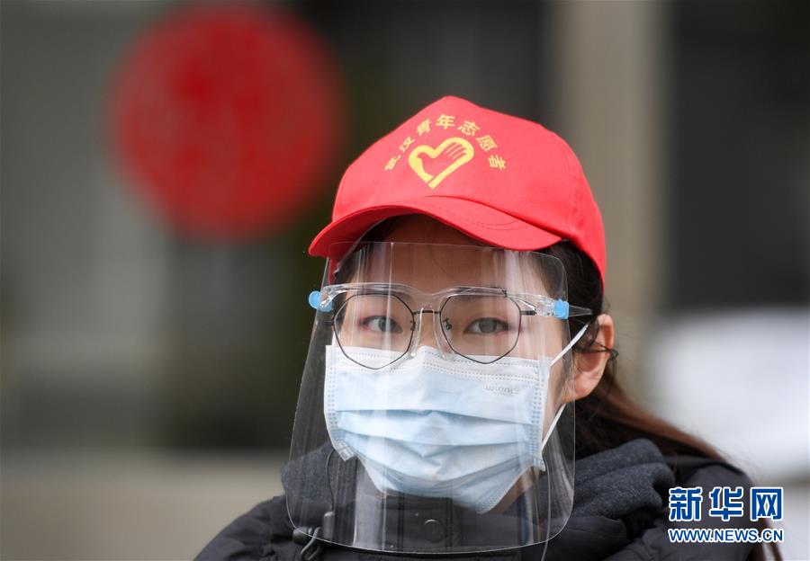 （習(xí)近平致敬的戰(zhàn)&ldquo;疫&rdquo;英雄&middot;志愿者篇&middot;圖文互動(dòng)）（4）他們，微光成炬照征程