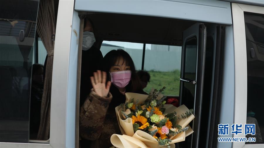 （新華全媒頭條&middot;習(xí)近平致敬的戰(zhàn)&ldquo;疫&rdquo;英雄&middot;武漢人民篇&middot;圖文互動）（3）壯哉，大武漢&mdash;&mdash;獻給英雄的武漢人民