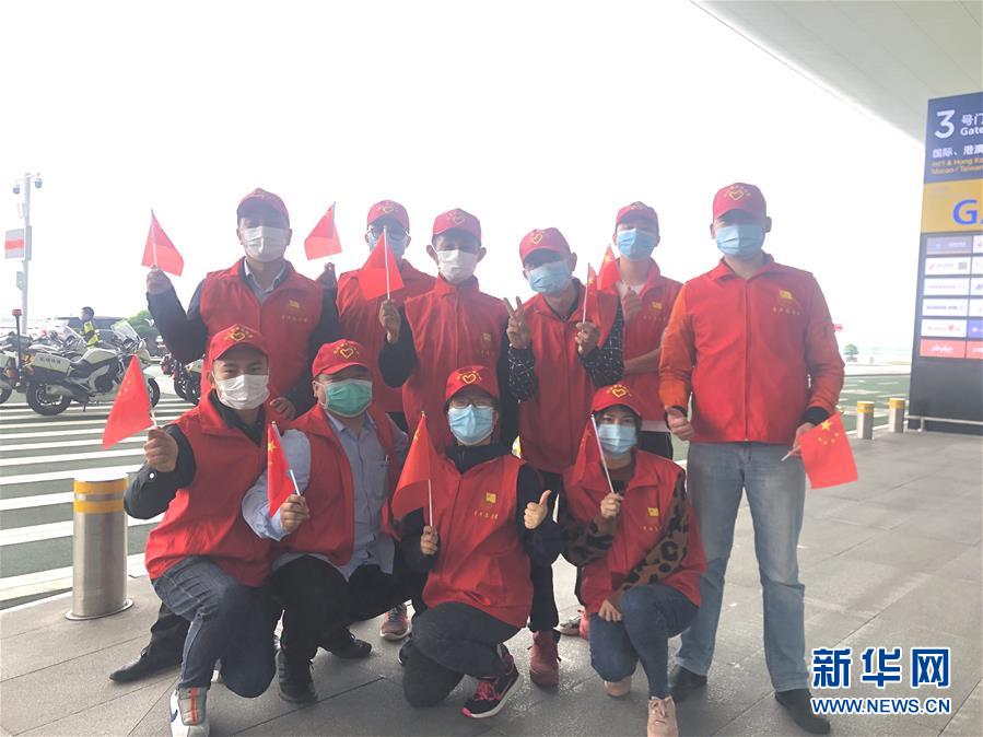 （新華全媒頭條&middot;習(xí)近平致敬的戰(zhàn)&ldquo;疫&rdquo;英雄&middot;武漢人民篇&middot;圖文互動）（10）壯哉，大武漢&mdash;&mdash;獻給英雄的武漢人民