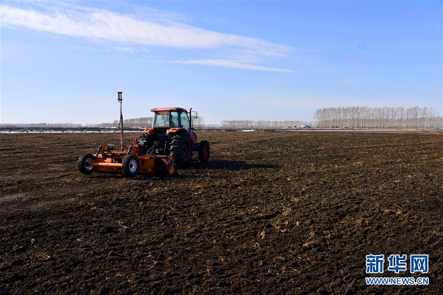 （在習(xí)近平新時(shí)代中國特色社會主義思想指引下&mdash;&mdash;新時(shí)代新作為新篇章&middot;習(xí)近平總書記關(guān)切事&middot;圖文互動）（4）希望的田野，希望的春天&mdash;&mdash;各地農(nóng)業(yè)生產(chǎn)新動態(tài)掃描
