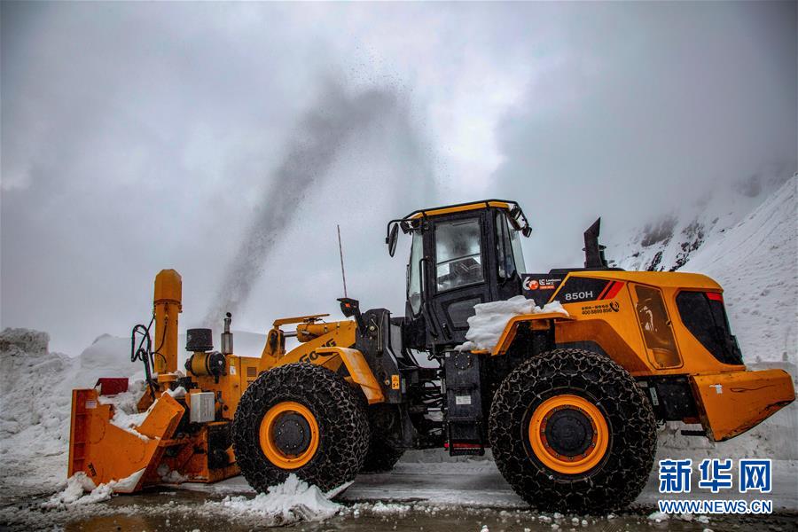 (圖文互動(dòng))(1)華能援建西藏派墨農(nóng)村公路全線(xiàn)復(fù)工建設(shè)