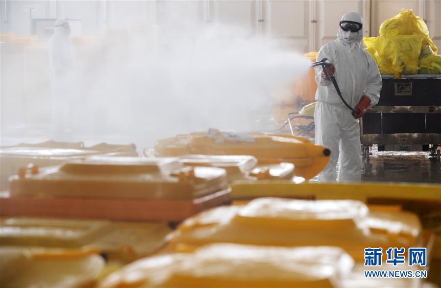 (聚焦疫情防控·圖文互動(dòng))(5)“隱蔽”防線上的阻擊戰(zhàn)——武漢醫(yī)療廢物處理從“全線告急”到“日產(chǎn)日清”