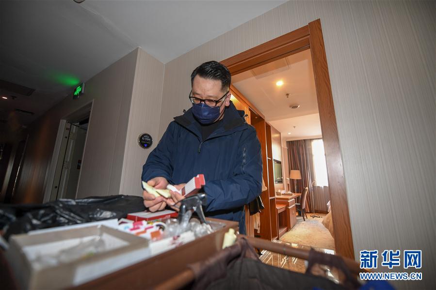 （一線抗疫群英譜&middot;圖文互動）（2）服務(wù)白衣天使的&ldquo;管家&rdquo;艾厚宇