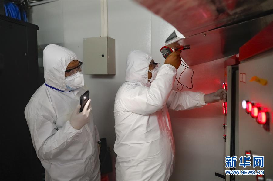 (新華全媒頭條·圖文互動(dòng))(10)致敬“沉默的英雄”——記武漢火神山雷神山醫(yī)院的建設(shè)者