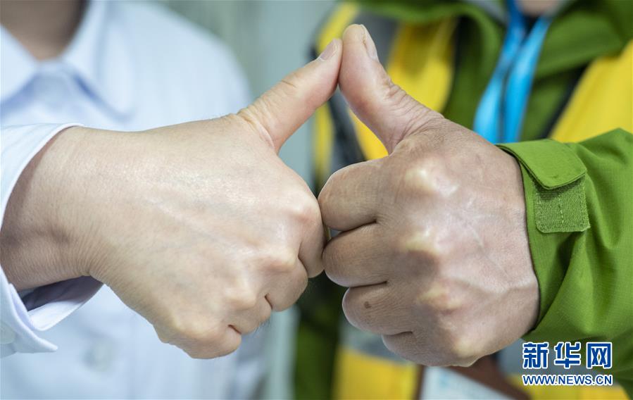 (新華全媒頭條·圖文互動(dòng))(16)致敬“沉默的英雄”——記武漢火神山雷神山醫(yī)院的建設(shè)者