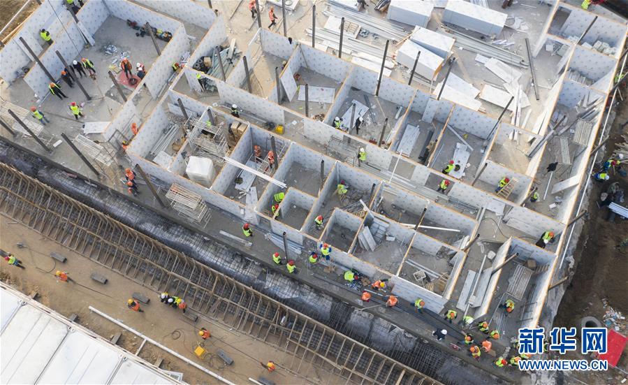 (新華全媒頭條·圖文互動(dòng))(17)致敬“沉默的英雄”——記武漢火神山雷神山醫(yī)院的建設(shè)者