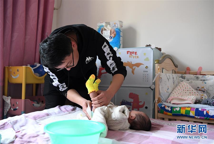 （一線抗疫群英譜&middot;圖文互動(dòng)）（3）&ldquo;再年輕，也要學(xué)做頂梁柱&rdquo;&mdash;&mdash;記&ldquo;95后&rdquo;干警李文超