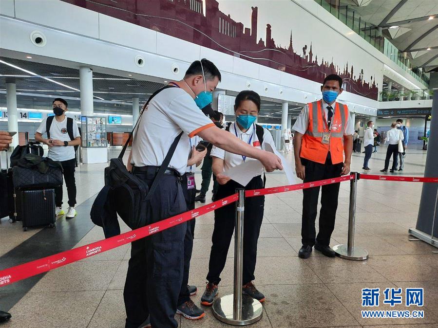 （國(guó)際疫情&middot;圖文互動(dòng)）（1）&ldquo;工作忙碌又細(xì)致，經(jīng)驗(yàn)豐富又專(zhuān)業(yè)&rdquo;&mdash;&mdash;一名柬埔寨青年眼中的中國(guó)援柬抗疫醫(yī)療專(zhuān)家組