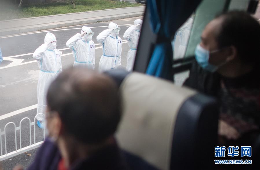 (新華全媒頭條·圖文互動)(2)從磨難中奮起——武漢戰(zhàn)“疫”凝聚中華民族磅礴力量