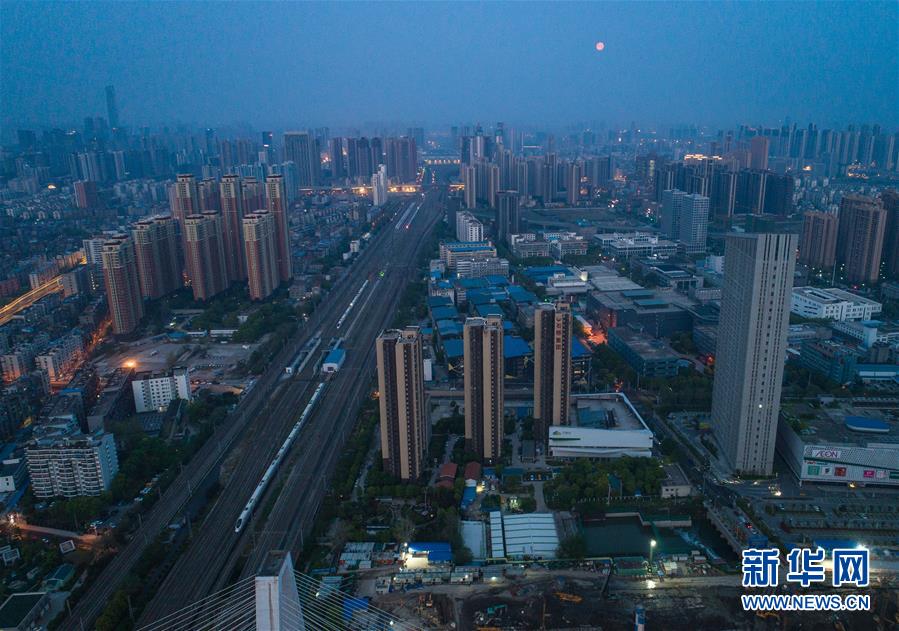 （新華全媒頭條&middot;圖文互動(dòng)）（4）武漢重啟，不負(fù)春天&mdash;&mdash;寫在武漢&ldquo;解封&rdquo;之際