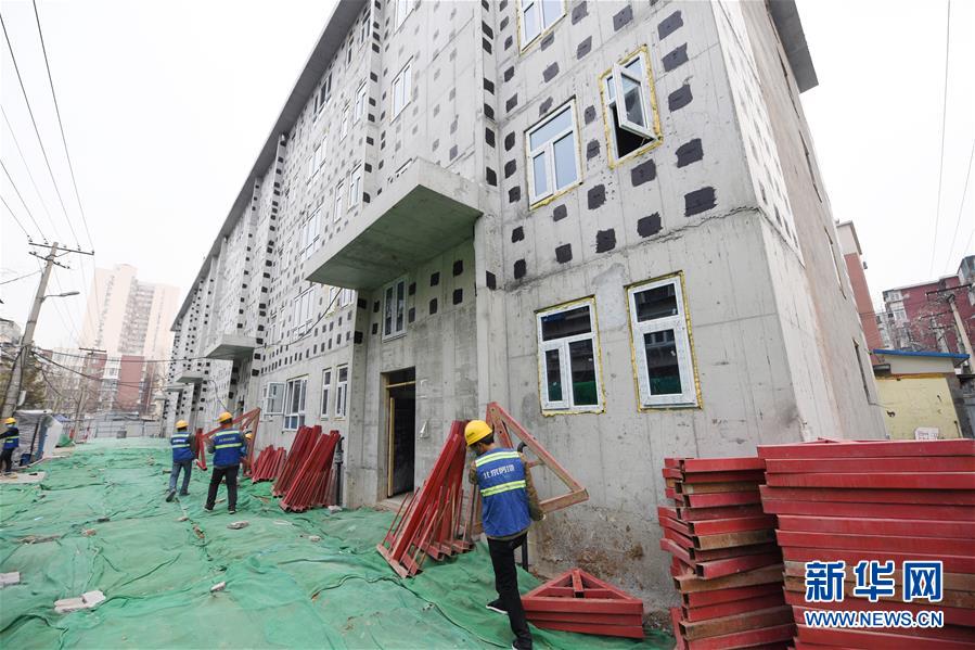 （新華全媒頭條&middot;圖文互動）（4）88級臺階，終于不再是座&ldquo;山&rdquo;？&mdash;&mdash;北京老舊小區(qū)加裝電梯現(xiàn)狀調(diào)查