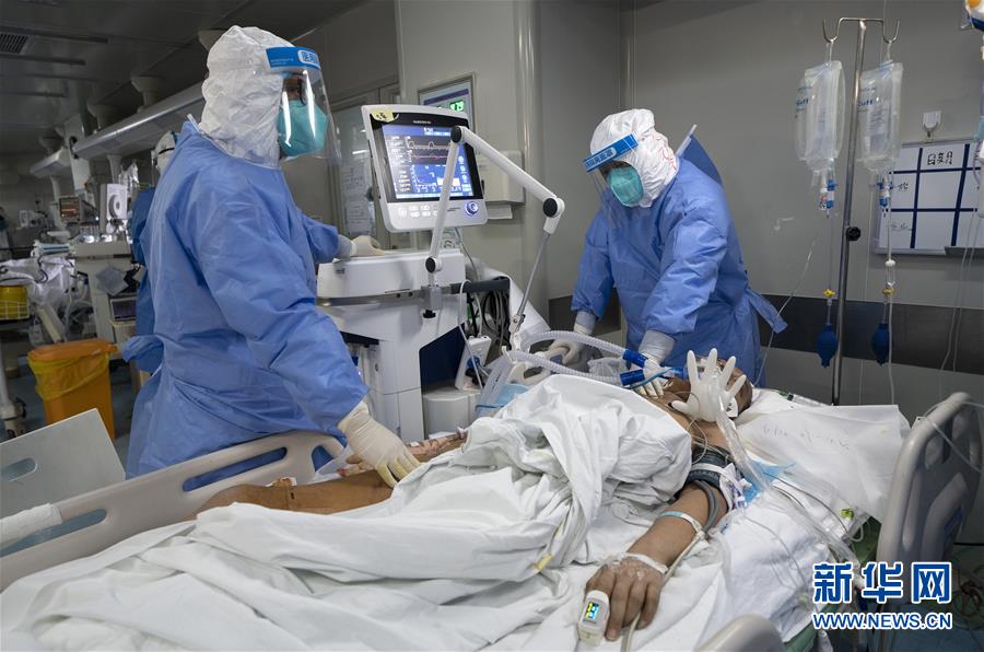 （新華全媒頭條&middot;圖文互動(dòng)）（8）生命至上，人民至上&mdash;&mdash;武漢戰(zhàn)&ldquo;疫&rdquo;重癥患者救治工作紀(jì)實(shí)