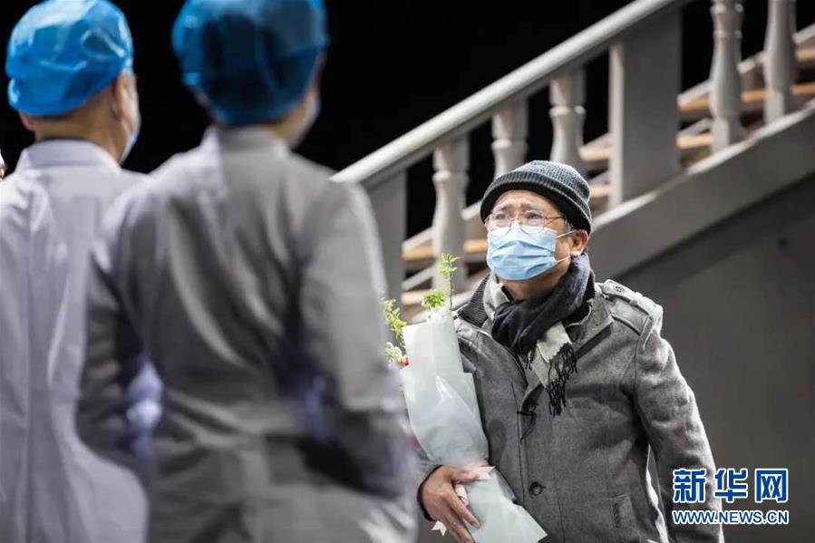 (圖文互動)(4)天津人藝推出抗擊疫情舞臺情景劇致敬“白衣天使”