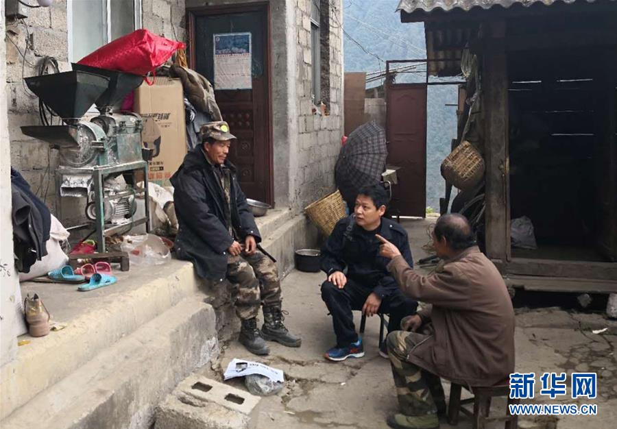 （在習(xí)近平新時(shí)代中國特色社會(huì)主義思想指引下&mdash;&mdash;新時(shí)代新作為新篇章&middot;習(xí)近平總書記關(guān)切事&middot;圖文互動(dòng)）（5）啃下最后的硬骨頭&mdash;&mdash;脫貧攻堅(jiān)掛牌督戰(zhàn)進(jìn)行時(shí)