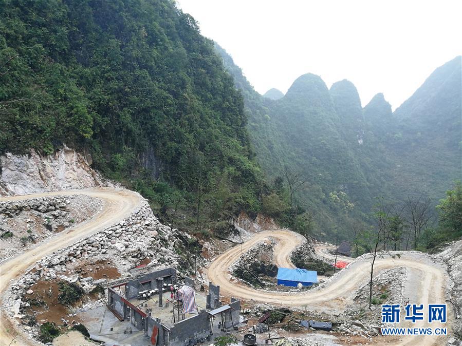 （在習(xí)近平新時(shí)代中國特色社會(huì)主義思想指引下&mdash;&mdash;新時(shí)代新作為新篇章&middot;習(xí)近平總書記關(guān)切事&middot;圖文互動(dòng)）（7）啃下最后的硬骨頭&mdash;&mdash;脫貧攻堅(jiān)掛牌督戰(zhàn)進(jìn)行時(shí)