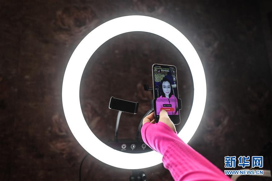 （在習(xí)近平新時代中國特色社會主義思想指引下&mdash;&mdash;新時代新作為新篇章&middot;習(xí)近平總書記關(guān)切事&middot;圖文互動）（3）打開生活的正確方式：更衛(wèi)生、更健康！