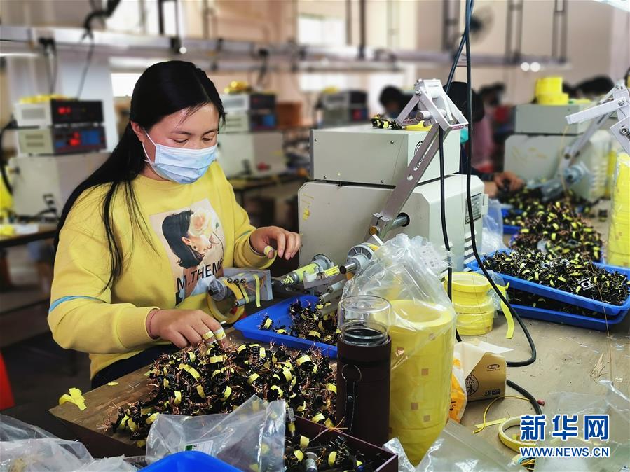 （決戰(zhàn)決勝脫貧攻堅(jiān)&middot;圖文互動(dòng)）（2）貧困戶的&ldquo;收入賬&rdquo;&mdash;&mdash;廣西極貧縣隆林各族自治縣見(jiàn)聞