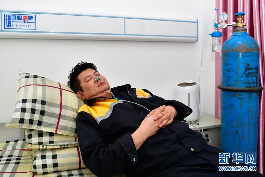 （新華全媒頭條&middot;圖文互動(dòng)）（11）用腳步和忠誠(chéng)守護(hù)雪域天路&mdash;&mdash;記青藏鐵路望昆線路車(chē)間副主任于本蕃