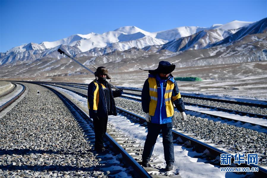 （新華全媒頭條&middot;圖文互動(dòng)）（7）用腳步和忠誠(chéng)守護(hù)雪域天路&mdash;&mdash;記青藏鐵路望昆線路車(chē)間副主任于本蕃